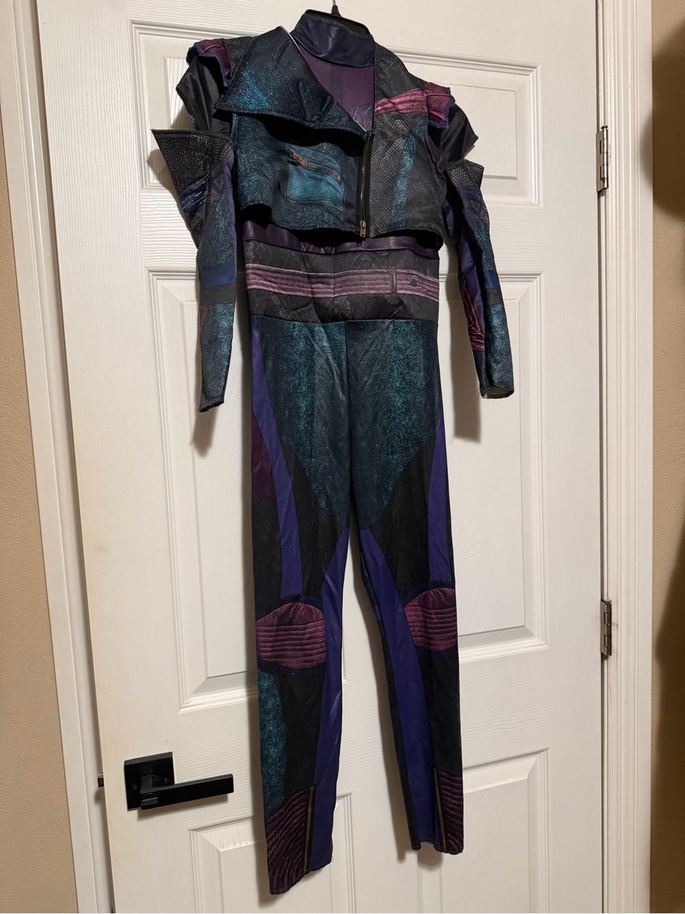 Kids DisneyDescendants Mal costume